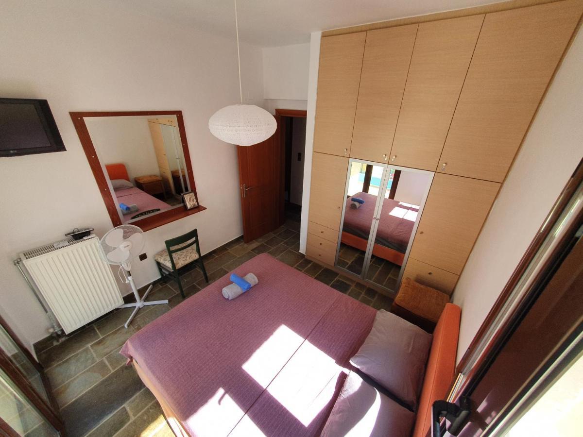 Julia'S Apartment Kalamata Bagian luar foto