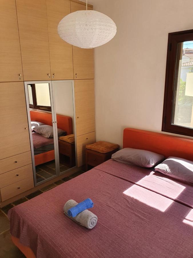 Julia'S Apartment Kalamata Bagian luar foto