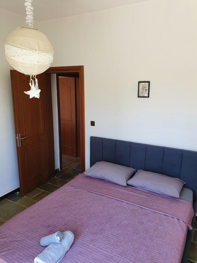Julia'S Apartment Kalamata Bagian luar foto